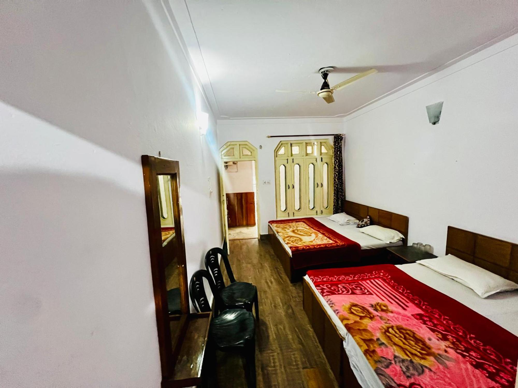 Inder Palace Barkot Екстер'єр фото