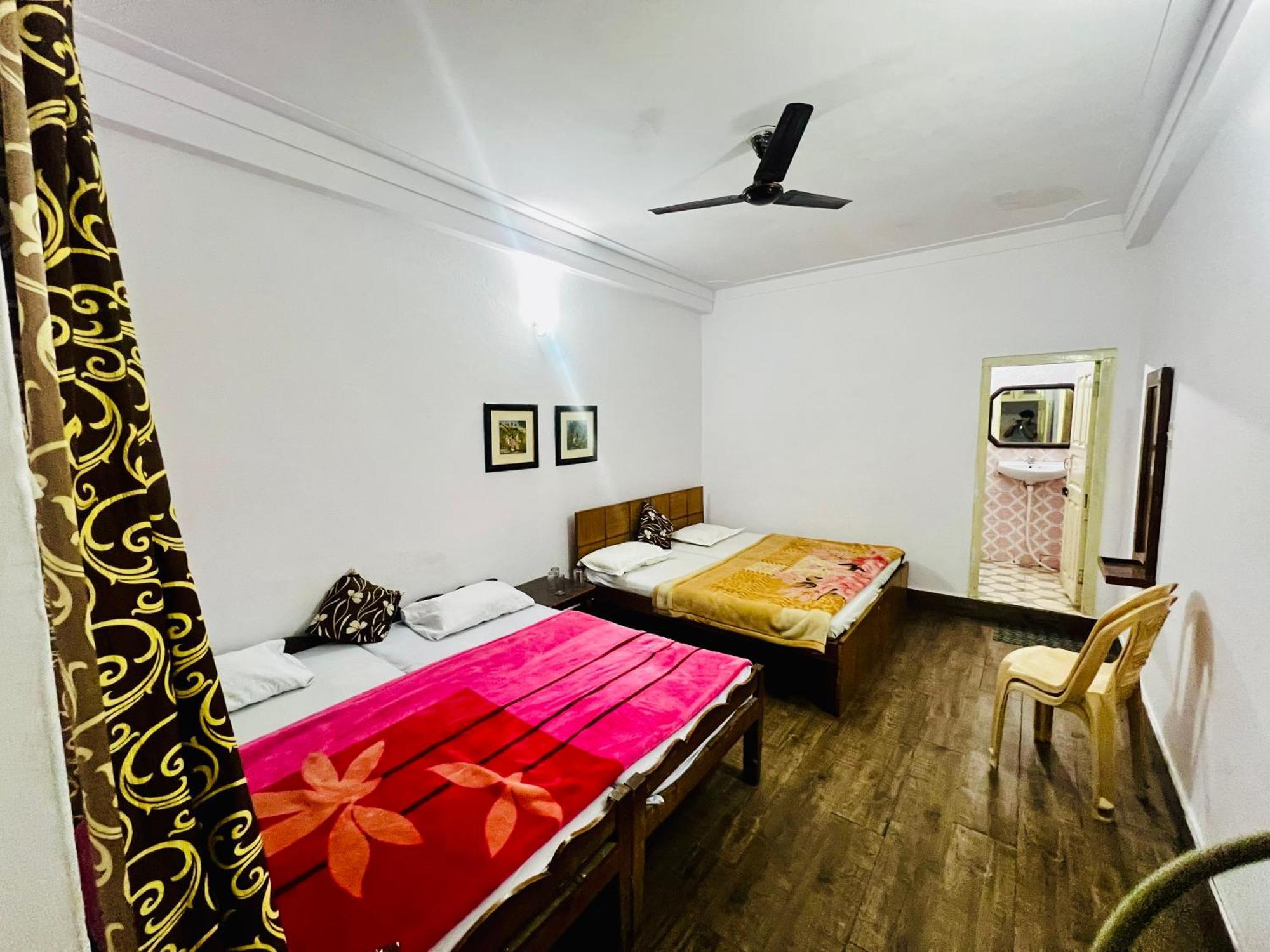 Inder Palace Barkot Екстер'єр фото